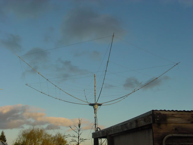 http://zievid.com/W6OT/Hex/Antenna1.jpg